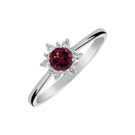 Diamond ring with Rhodolite Glowing Starlet