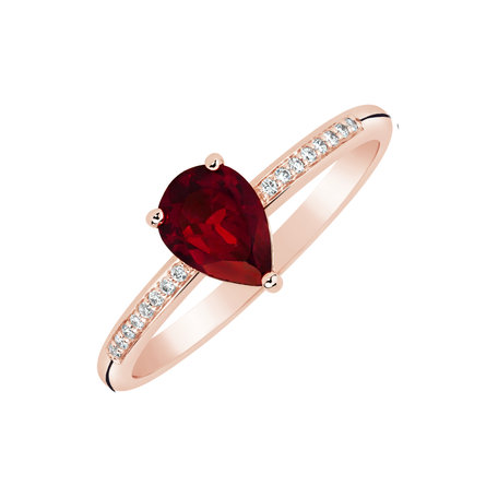 Ring with Garnet and diamonds Tearfall