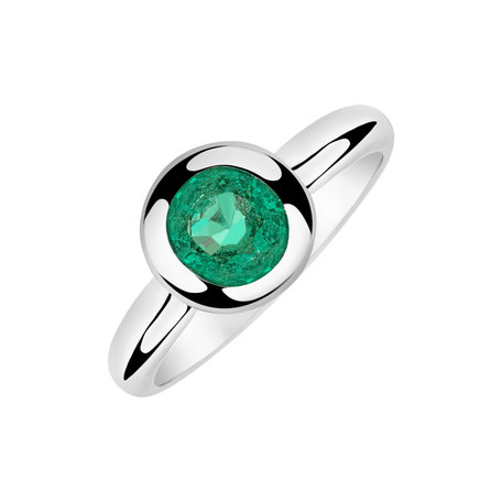 Diamond ring with Emerald Wally