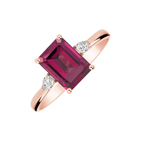 Diamond ring with Rhodolite Royal Cordelia