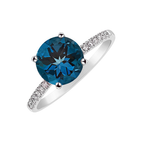 Diamond ring with Topaz Bethy