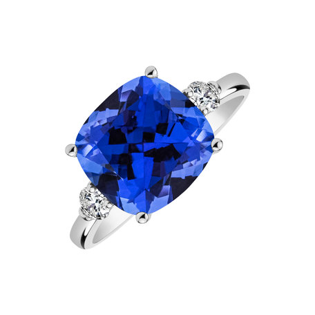 Diamond ring with Tanzanite The Duchess