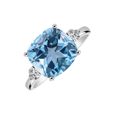 Diamond ring with Topaz The Duchess