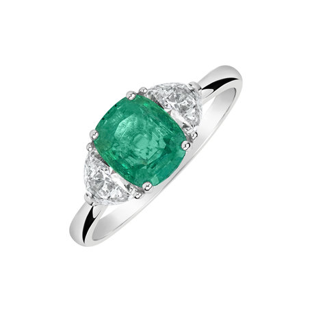 Diamond ring with Emerald Nyx