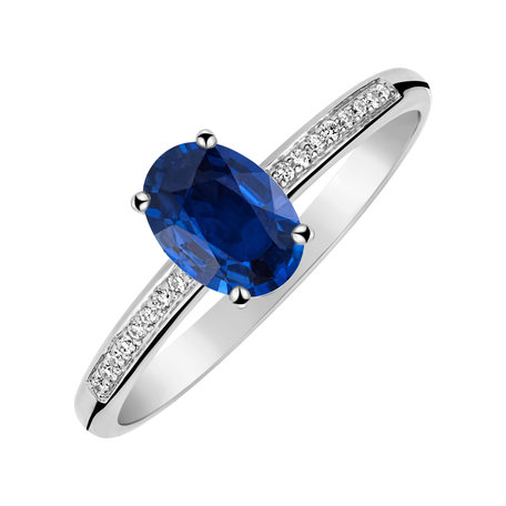 Diamond ring with Sapphire Lauriene