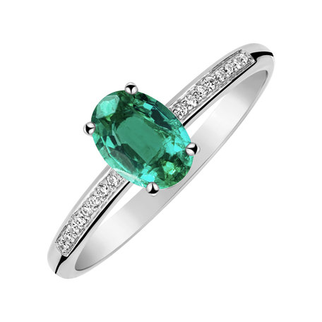 Diamond ring with Emerald Lauriene