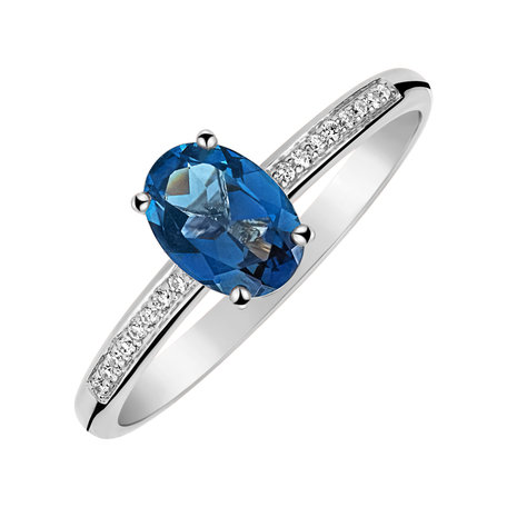 Diamond ring with Topaz Lauriene