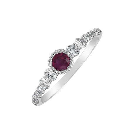 Diamond ring with Ruby Isilme