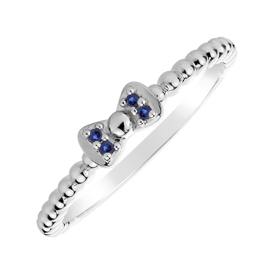 Ring with Sapphire Sapphire Story