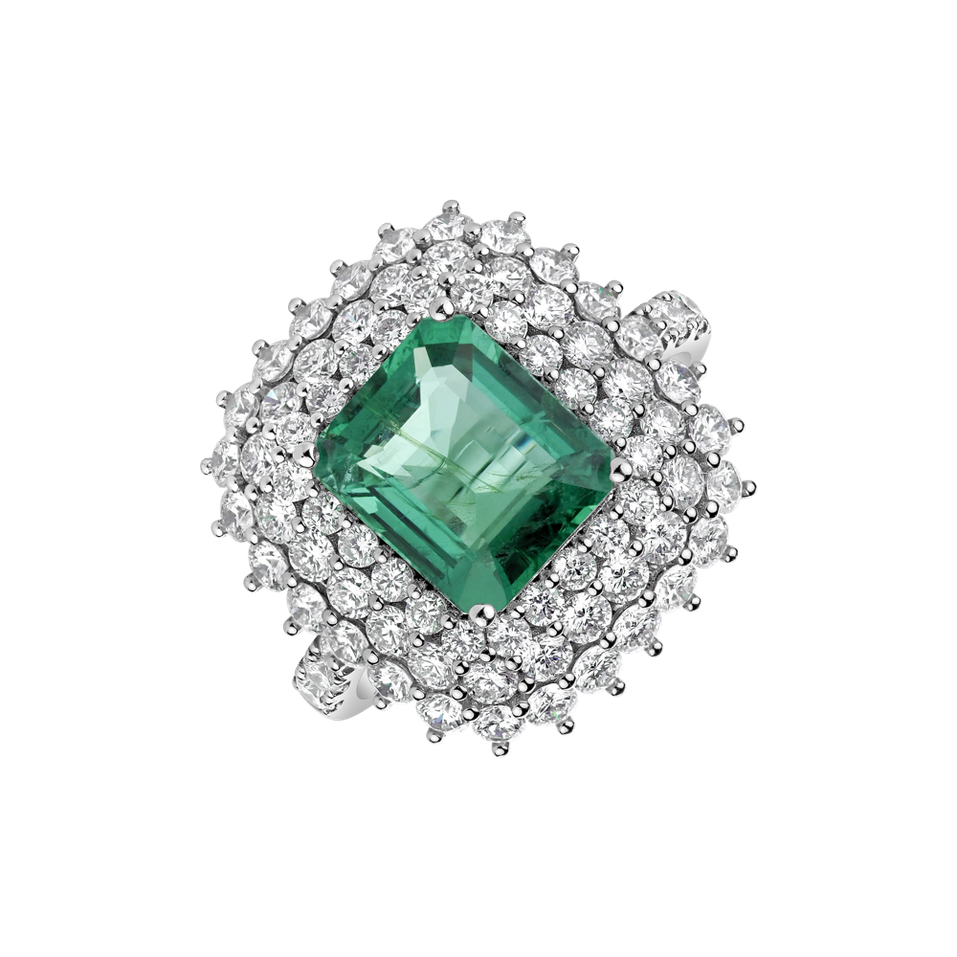 Diamond ring with Emerald Wonder Princess