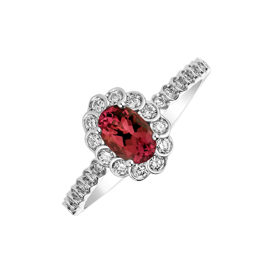 Diamond ring with Ruby Princess Glamour