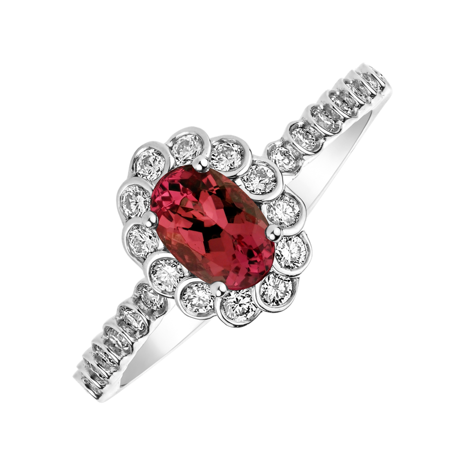 Diamond ring with Ruby Glamour Princess