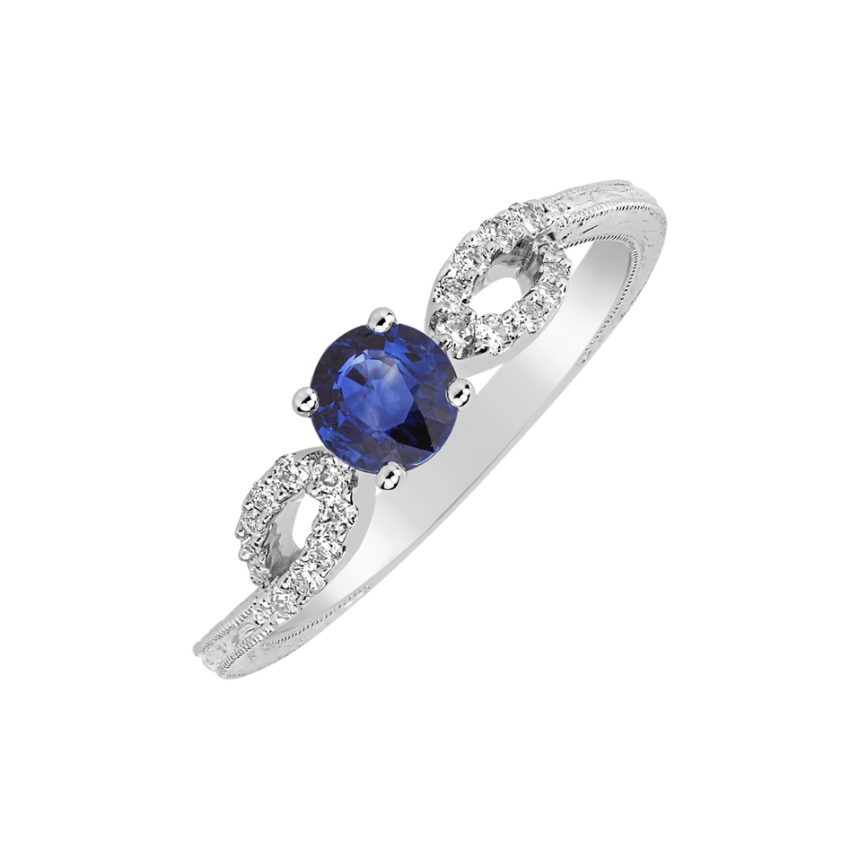 Diamond ring with Sapphire Cailean