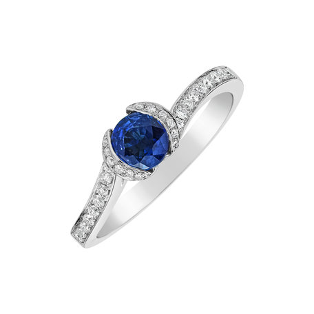 Diamond ring with Sapphire Vaina