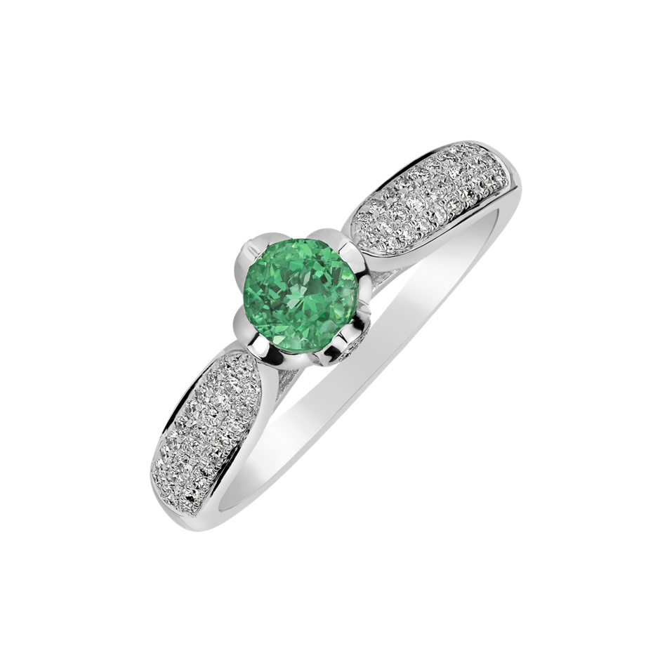 Diamond ring with Emerald Carleen