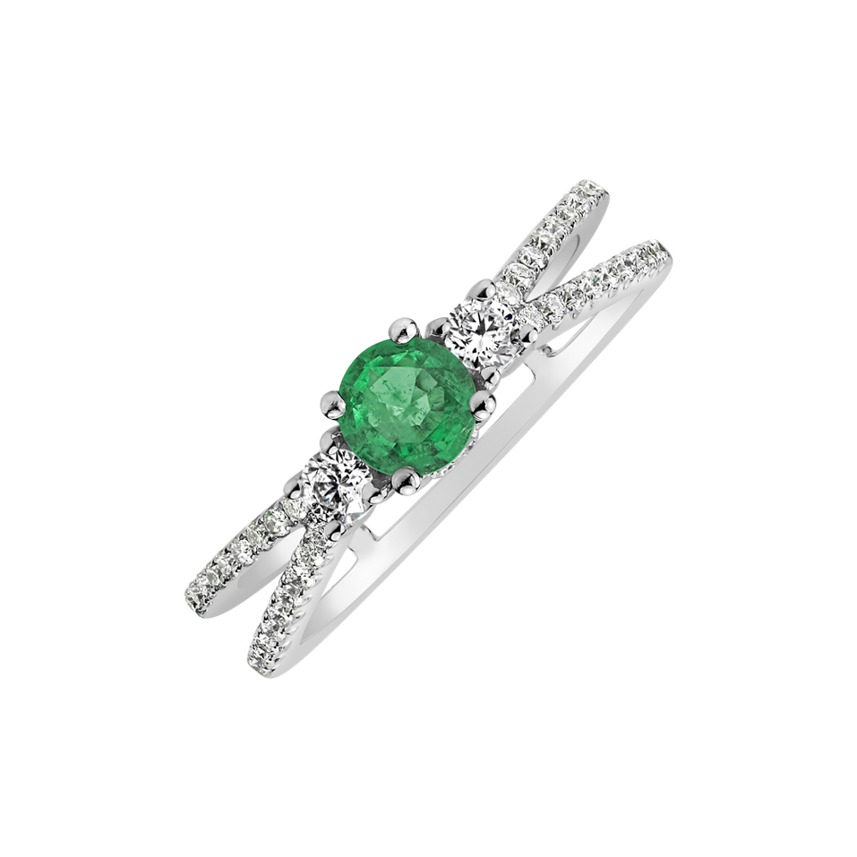 Diamond ring with Emerald Salomea