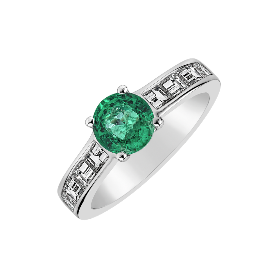 Diamond ring with Emerald Venetia