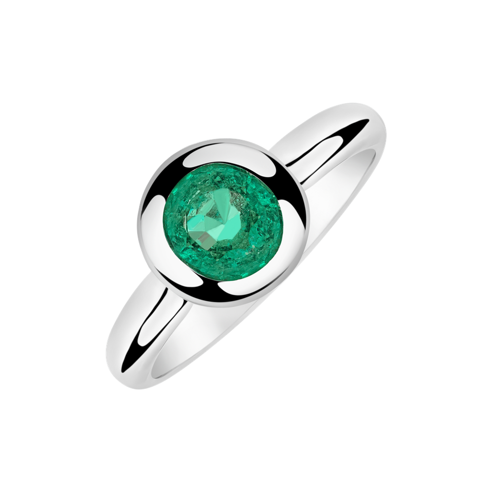 Diamond ring with Emerald Wally