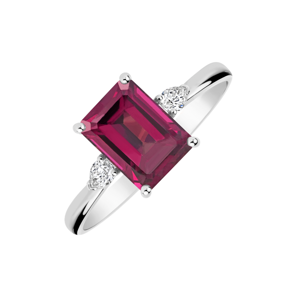 Diamond ring with Rhodolite Royal Cordelia