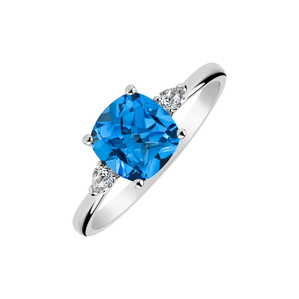 Diamond ring with Topaz Marigold