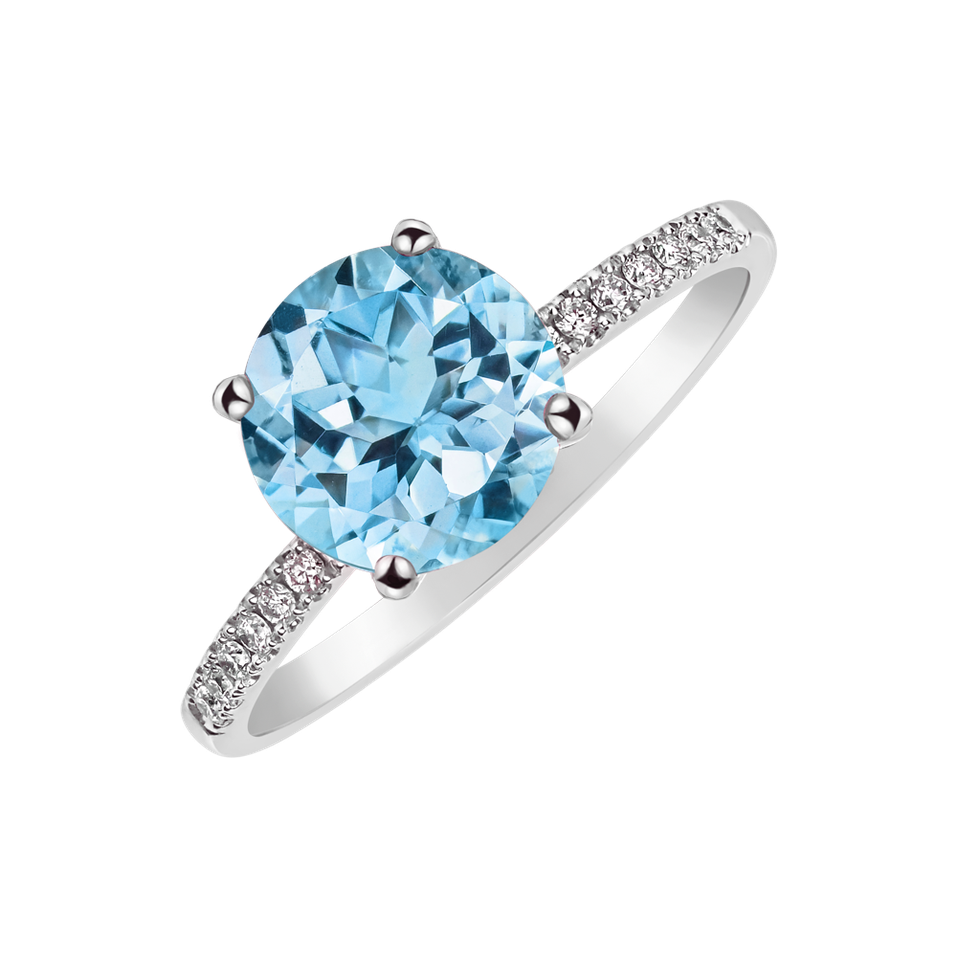 Diamond ring with Topaz Bethy