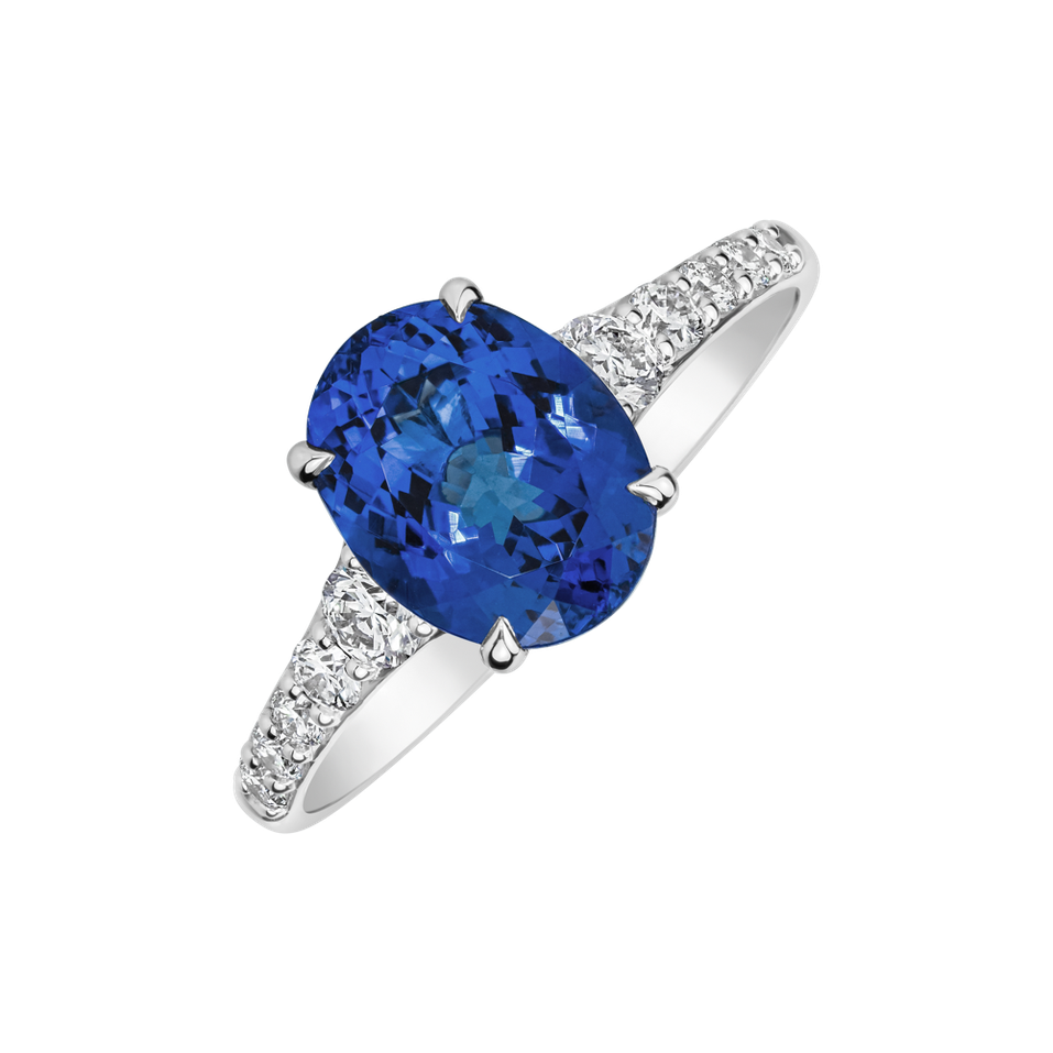 Diamond ring with Tanzanite Shimmering dazzle