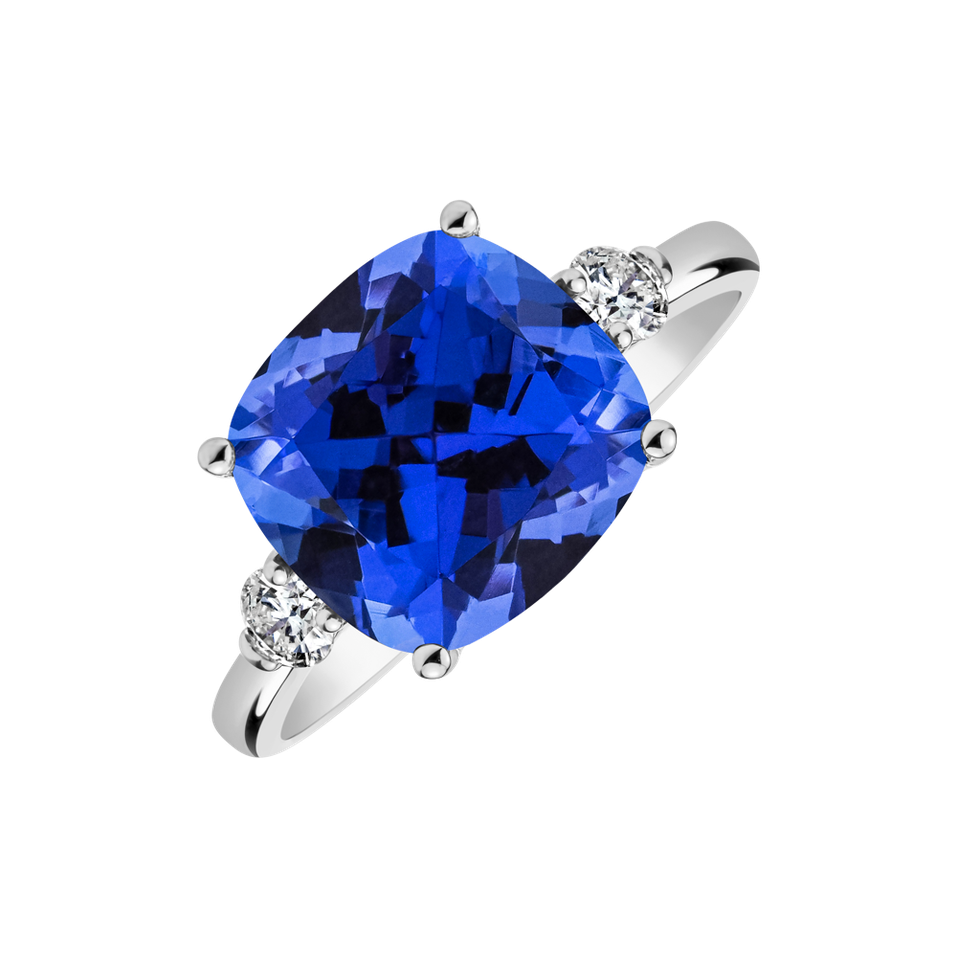 Diamond ring with Tanzanite The Duchess