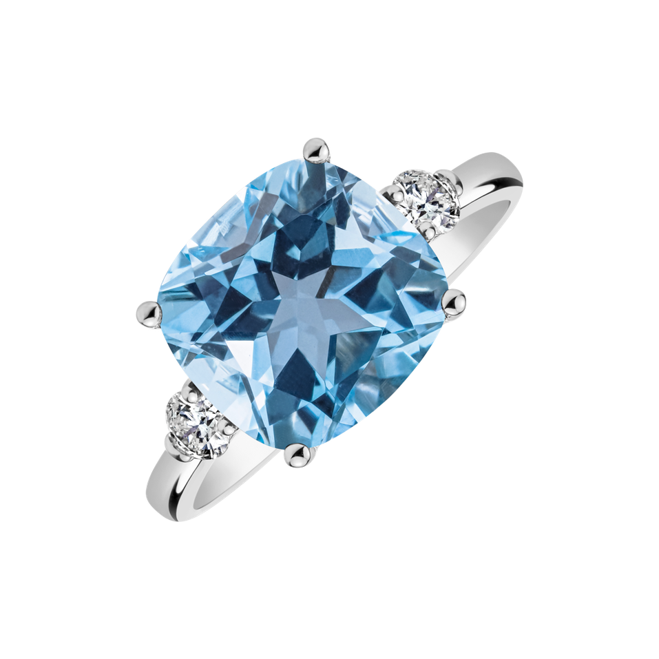 Diamond ring with Topaz The Duchess