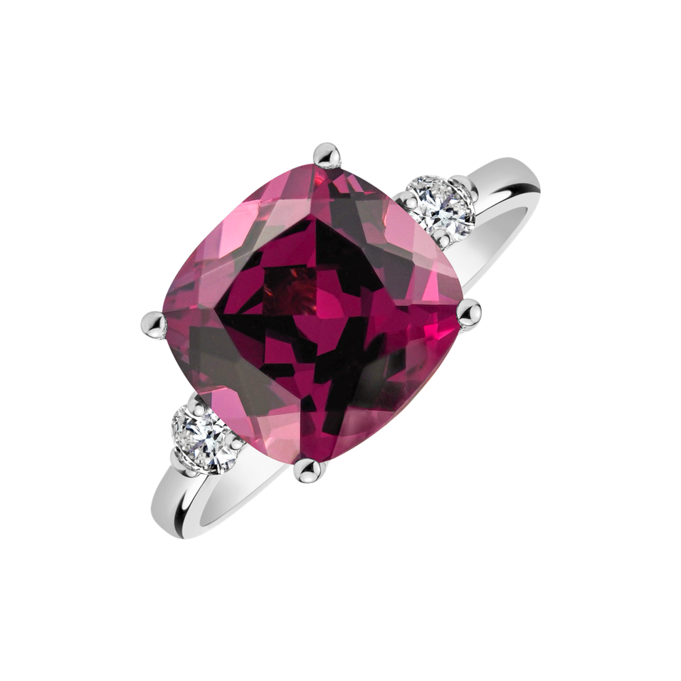 Diamond ring with Rhodolite The Duchess