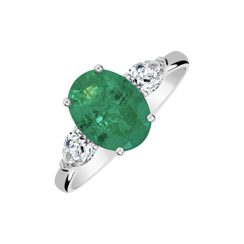 Diamond ring with Emerald Fiona