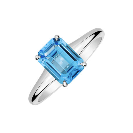 Ring with Topaz Vaeloria