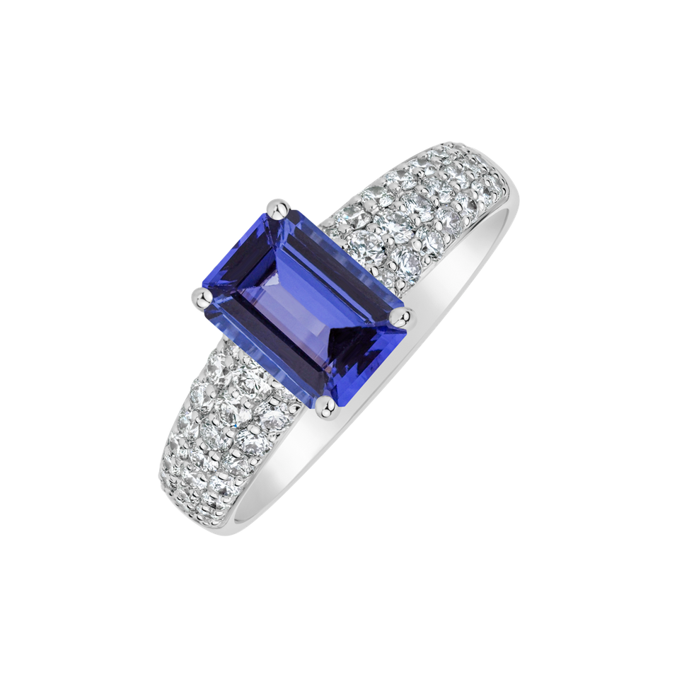 Diamond ring with Tanzanite Diamond Whisper