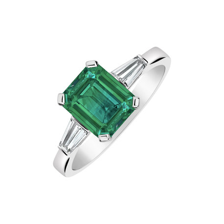 Diamond ring with Emerald Coronation Destiny