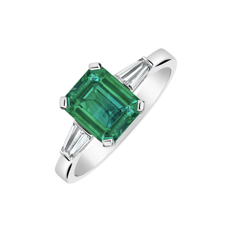 Diamond ring with Emerald Coronation Destiny