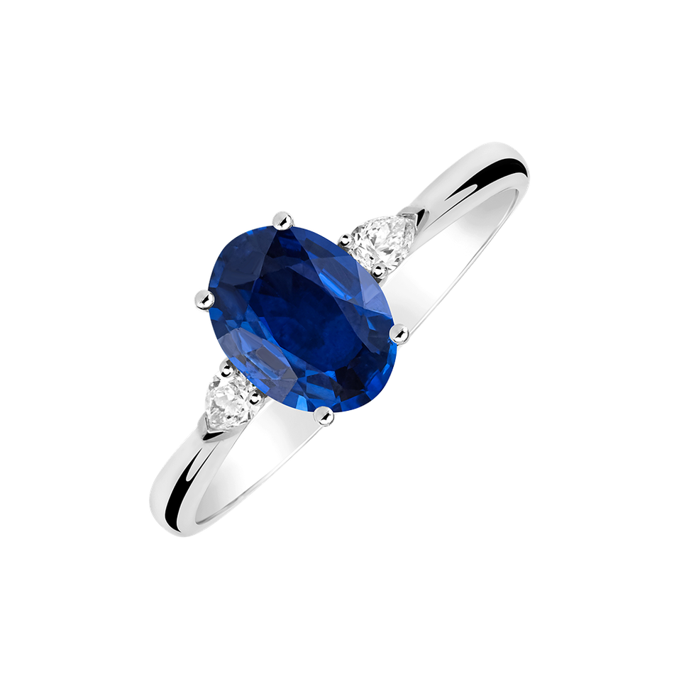 Diamond ring with Sapphire Fiona