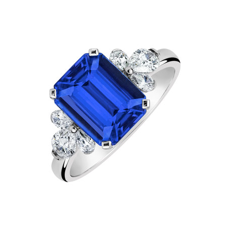 Diamond ring with Tanzanite Blue Magic