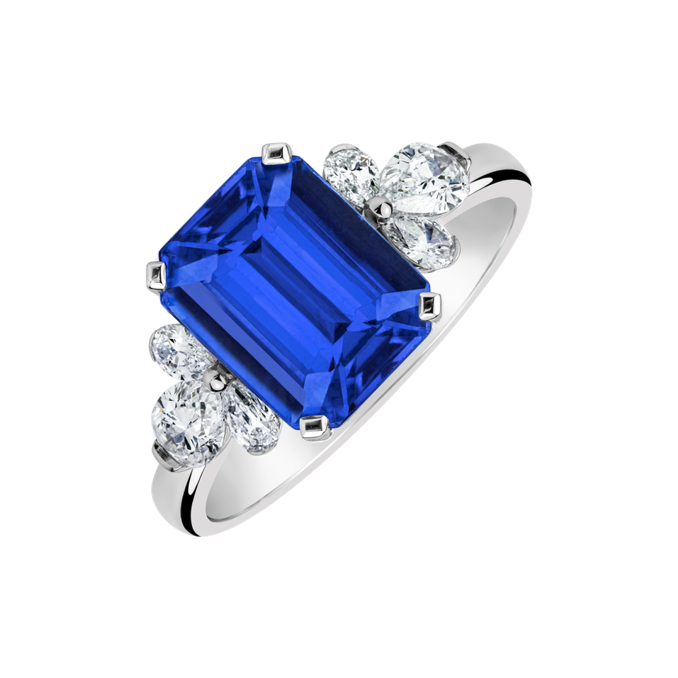 Diamond ring with Tanzanite Blue Magic