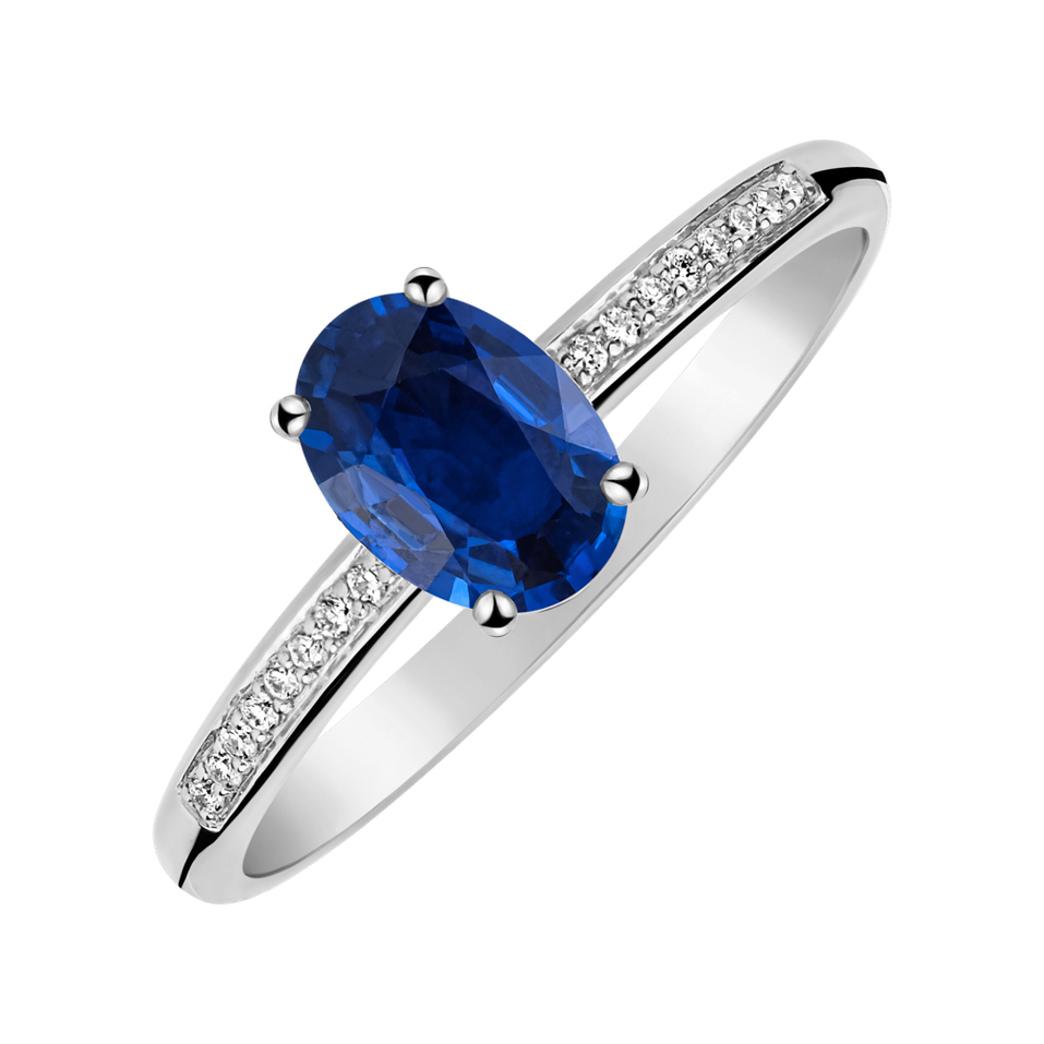 Diamond ring with Sapphire Lauriene