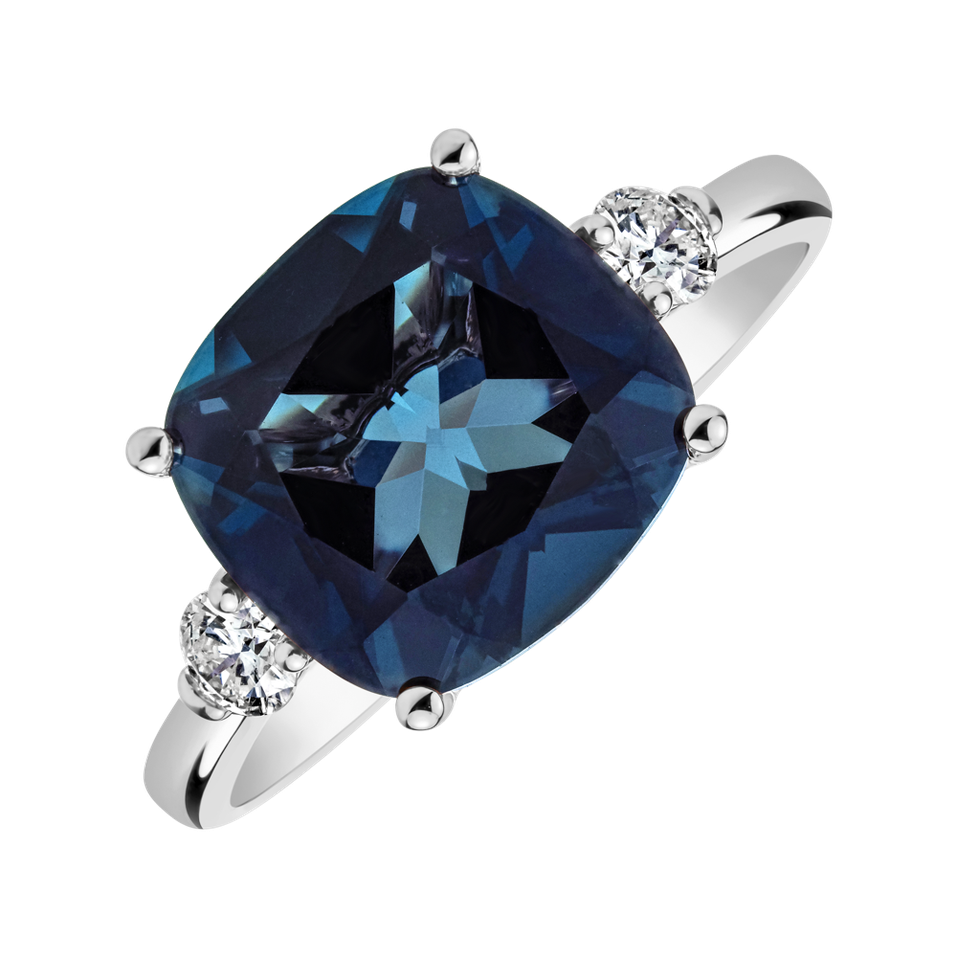 Diamond ring with Topaz The Countess