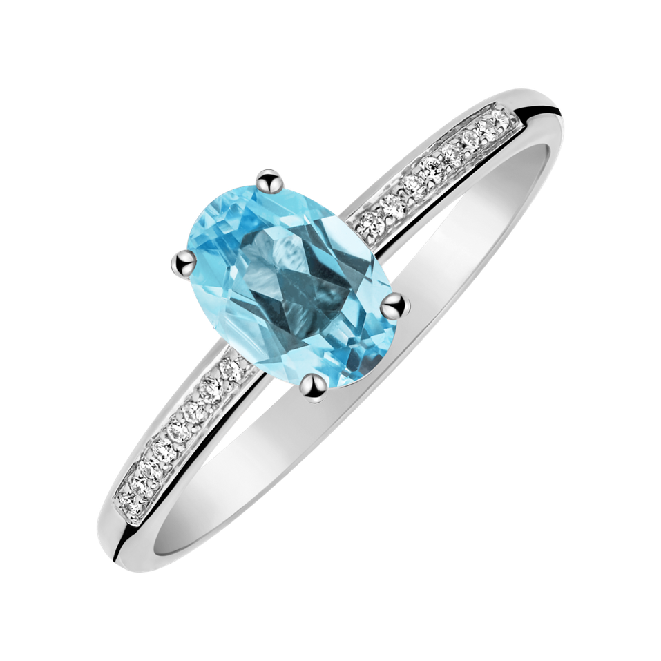 Diamond ring with Topaz Lauriene