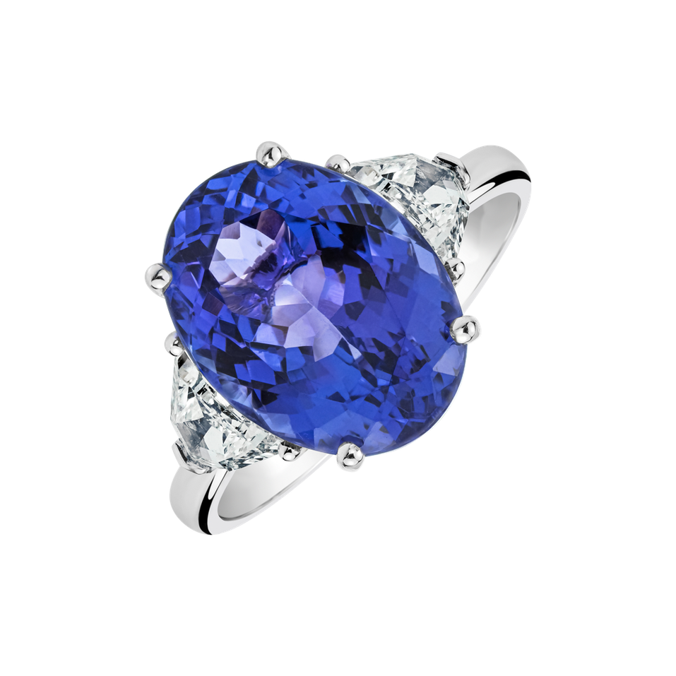 Diamond ring with Tanzanite Terry