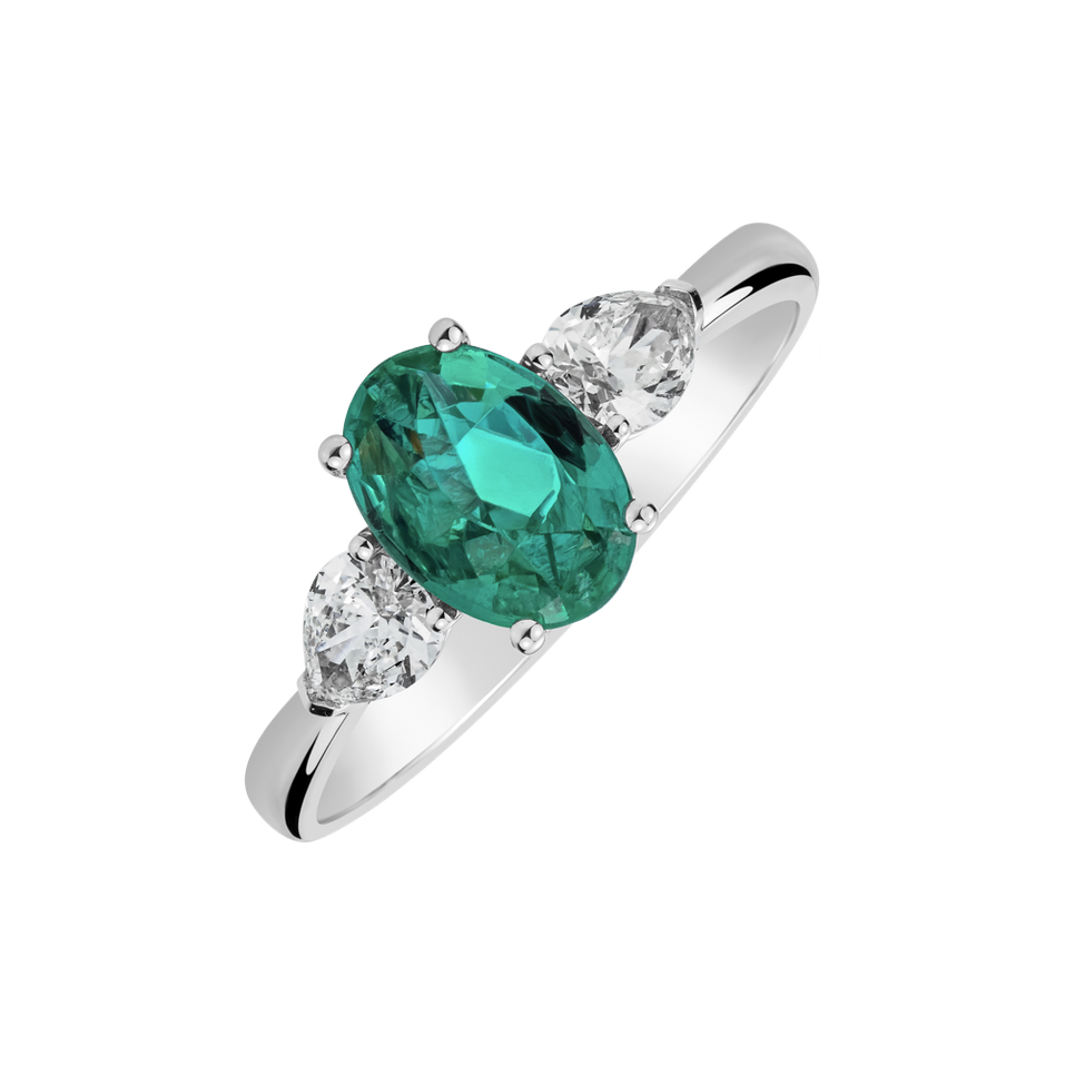 Diamond ring with Emerald Fiona