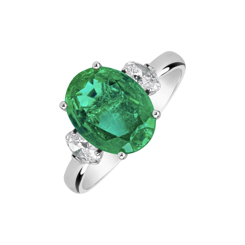 Diamond ring with Emerald The Marvelous