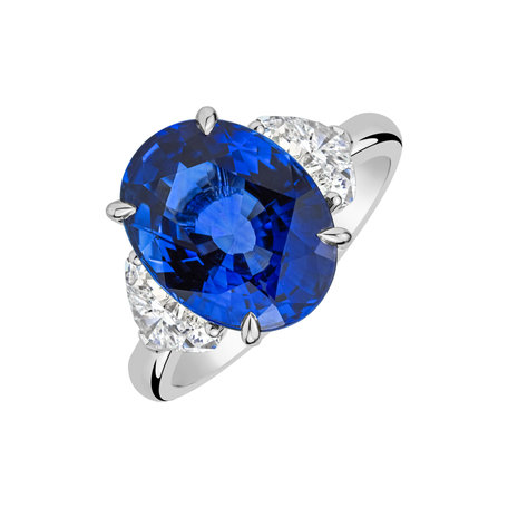 Diamond ring with Sapphire Dravyn