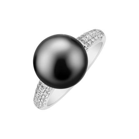 Diamond ring with Pearl Veneris