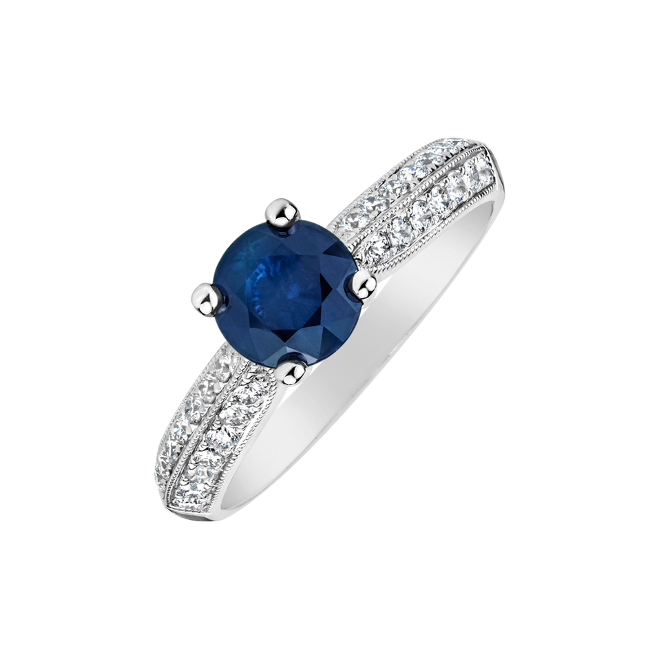 Diamond ring with Sapphire Las Vegas Princess