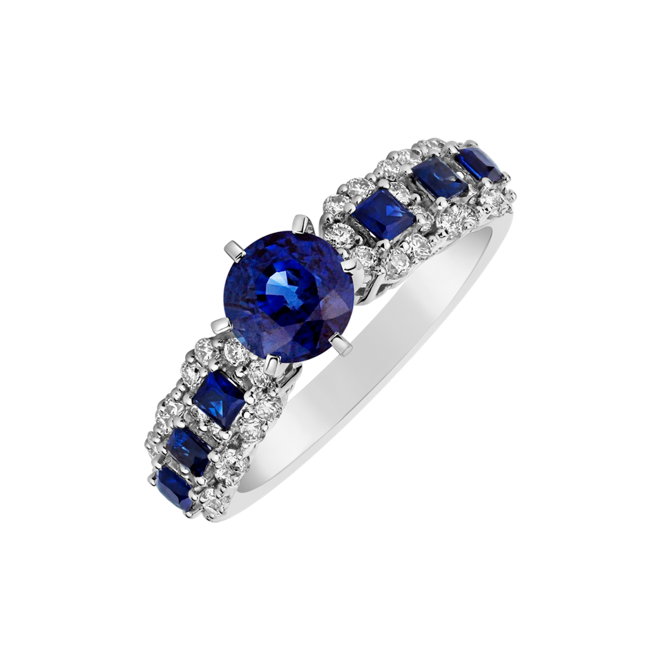 Diamond ring with Sapphire Danna