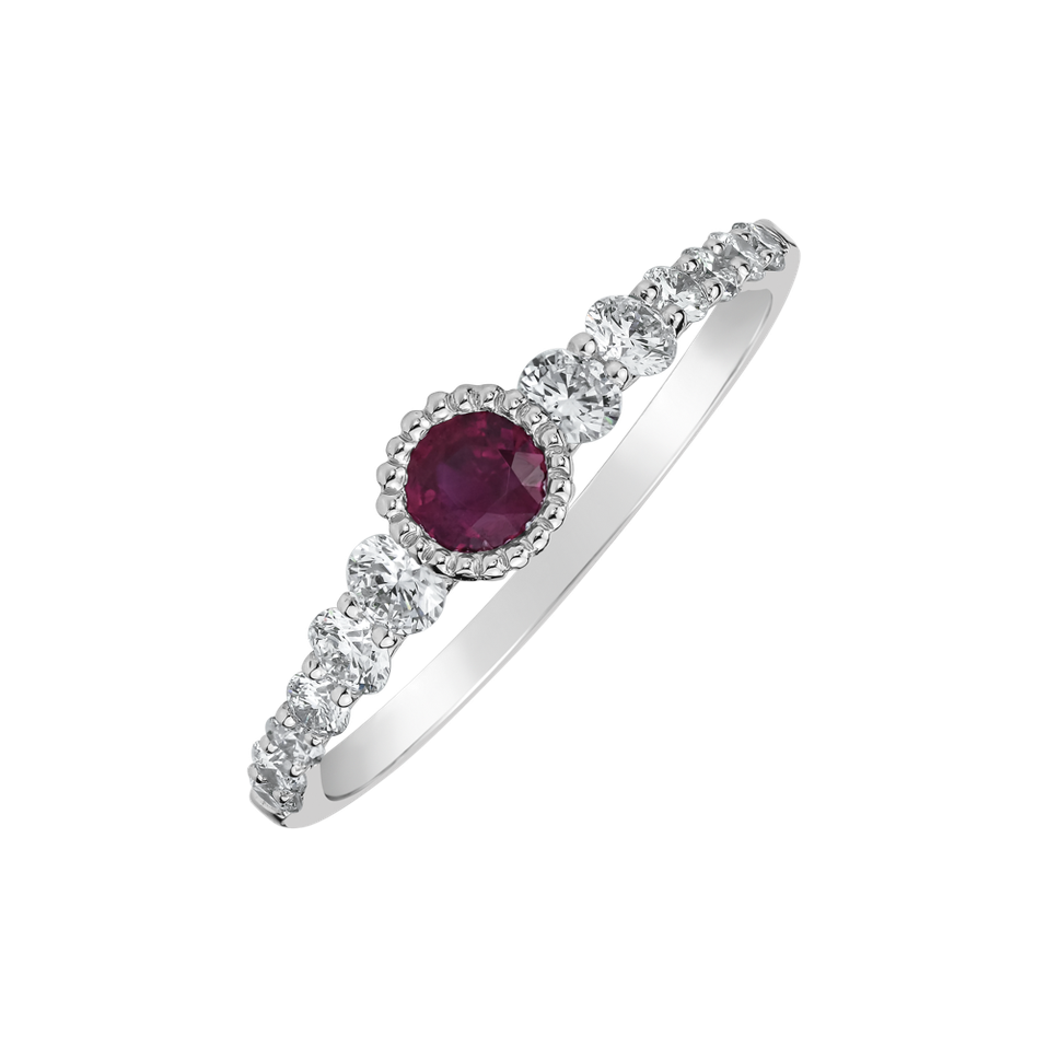 Diamond ring with Ruby Isilme