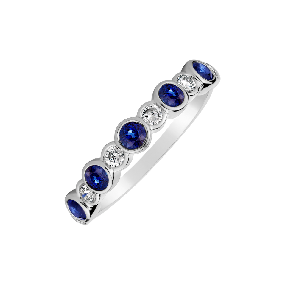 Diamond ring with Sapphire Sapphire Light