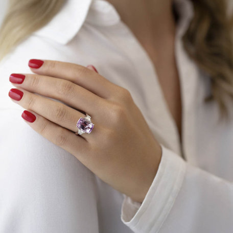 Diamond ring with Kunzite Nyx